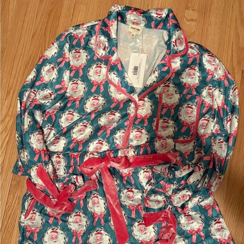 Santa and Bows Pajama Set ‘Papa Noel Pj’s’ by Peach Love| Worth Collective - Picture 9 of 10